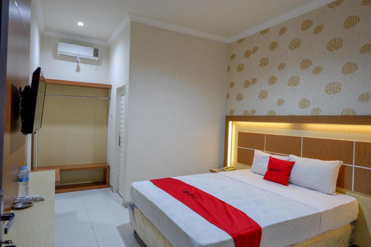 Reddoorz @ Hotel Bumi Palupy Exterior foto